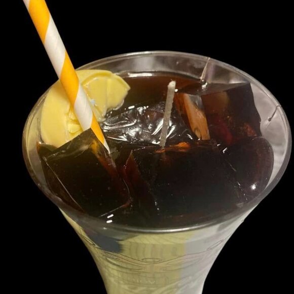 Hand Crafted - Coca Cola Nostalic Candle - 12.7 oz - Picture 2 of 5